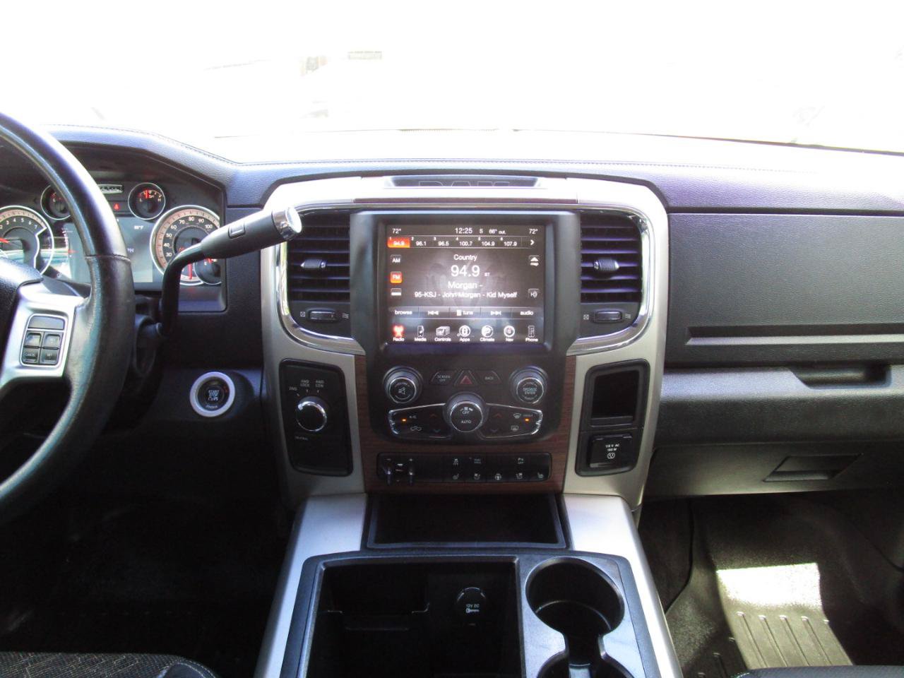 Used 2015 RAM 2500 Laramie w/ Convenience Group AWD/4WD image 7