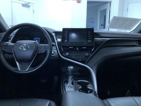Certified 2023 Toyota Camry SE image 18