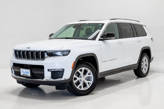Used 2023 Jeep Grand Cherokee L Limited AWD/4WD image 1