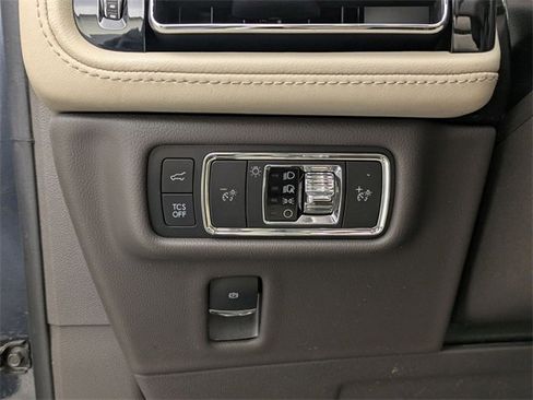 Used 2022 Lincoln Nautilus Reserve image 14