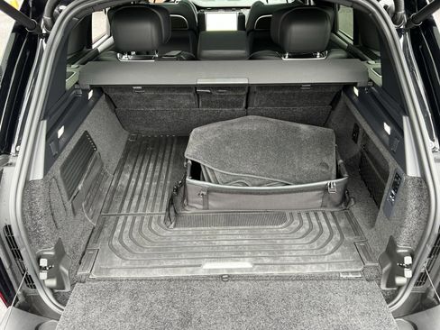 Used 2025 Land Rover Range Rover Autobiography image 24