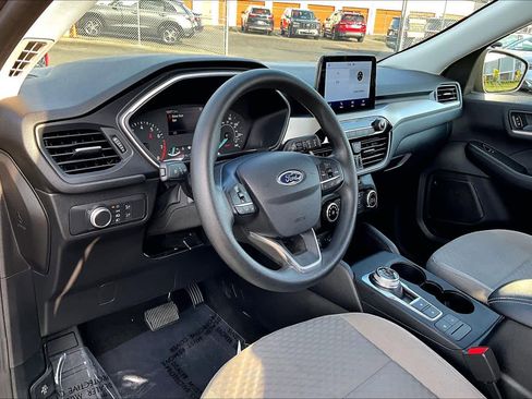 Used 2022 Ford Escape SE FWD image 17