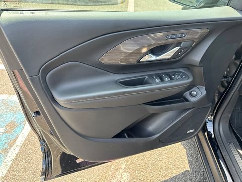 Used 2022 GMC Terrain Denali w/ Black Diamond Edition AWD/4WD image 6