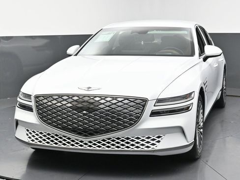 Used 2023 Genesis G80 image 7