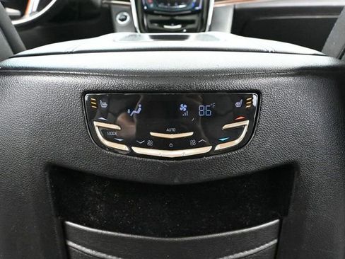 Used 2017 Cadillac Escalade ESV Luxury image 37
