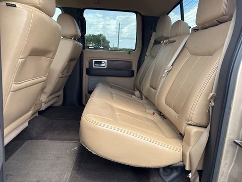 Used 2014 Ford F150 Lariat w/ Lariat Chrome Package image 9