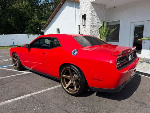 Used 2018 Dodge Challenger SXT RWD image 12