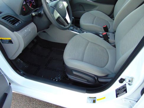 Used 2017 Hyundai Accent SE image 5