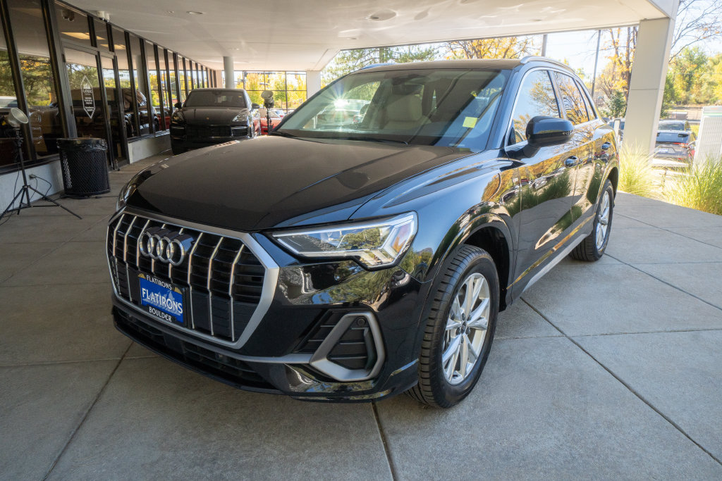 Used 2024 Audi Q3 2.0T Premium AWD/4WD image 3