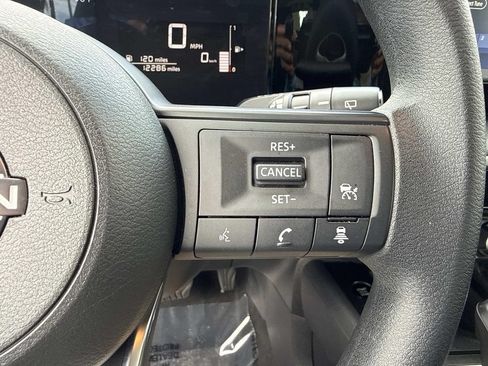 Used 2025 Nissan Kicks S FWD image 33