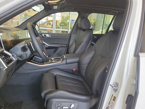New 2026 BMW X5 xDrive40i w/ Premium Package image 4