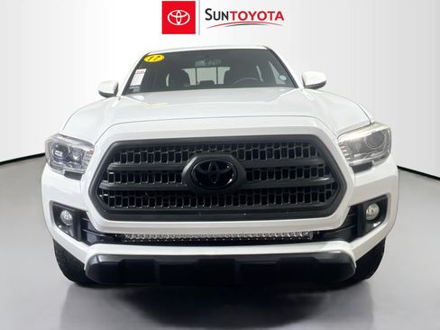 Used 2017 Toyota Tacoma TRD Off-Road w/ Tow Package RWD image 10