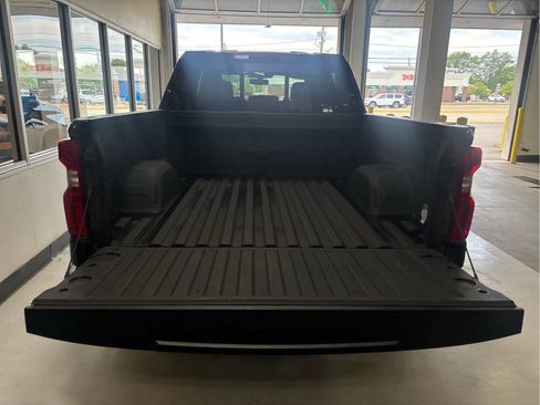 Used 2022 Chevrolet Silverado 1500 LTZ AWD/4WD image 9