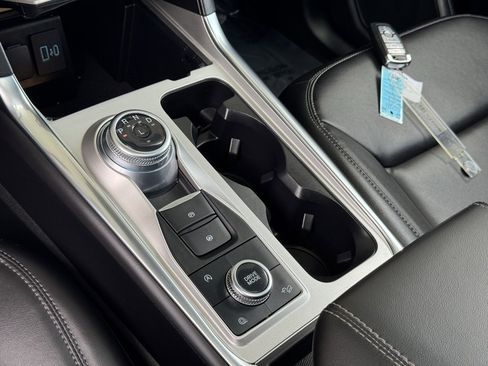 Used 2023 Ford Explorer XLT w/ Equipment Group 202A image 34