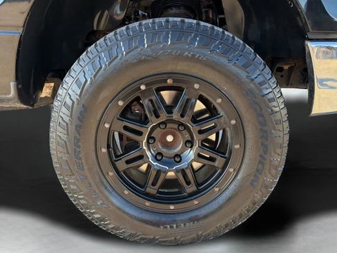 Used 2011 Ford F150 XLT w/ XLT Chrome Pkg image 9