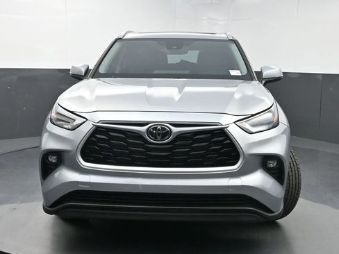 Used 2023 Toyota Highlander XLE image 40