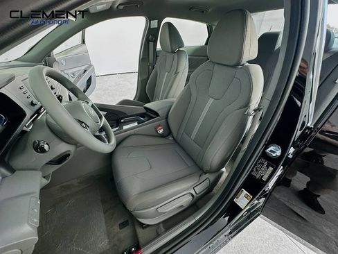 New 2026 Hyundai Elantra SE FWD image 24