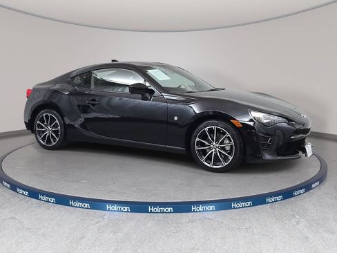 Used 2017 Toyota 86 RWD image 4