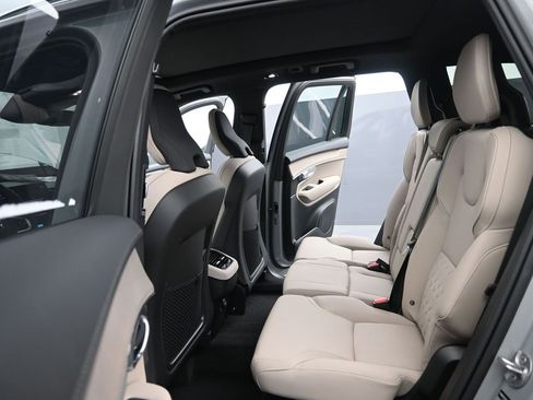 New 2026 Volvo XC90 B6 Plus w/ Protection Package Premier image 18