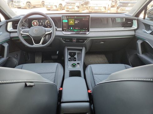 New 2026 Volkswagen Tiguan SE FWD image 11
