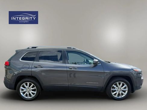 Used 2015 Jeep Cherokee Limited AWD/4WD image 2