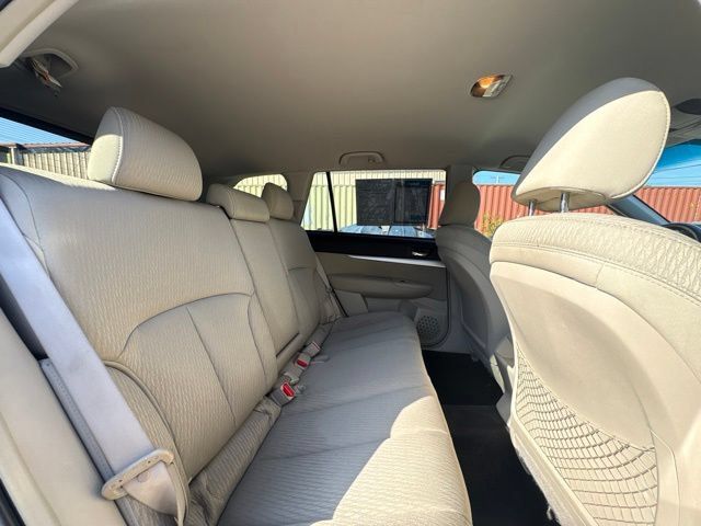 Used 2010 Subaru Outback 2.5i Premium AWD/4WD image 15