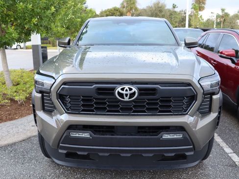 Used 2024 Toyota Tacoma TRD Off-Road image 5