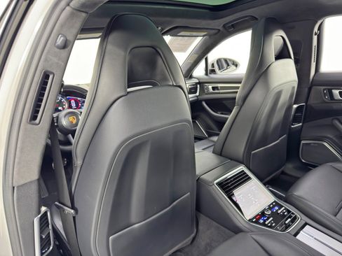 Used 2022 Porsche Panamera Turbo S w/ Premium Package image 41