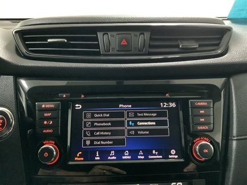 Used 2018 Nissan Rogue SV w/ Premium Package AWD/4WD image 29