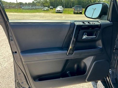 Used 2024 Toyota 4Runner TRD Off-Road Premium image 10