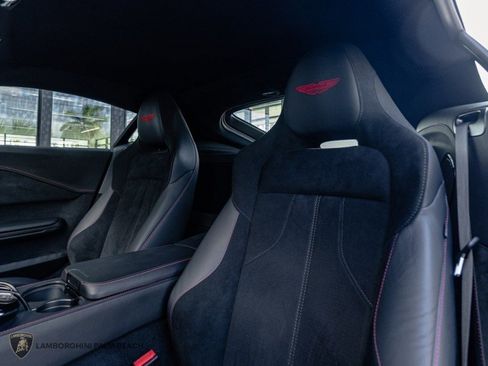 Used 2025 Aston Martin V8 Vantage Coupe image 24