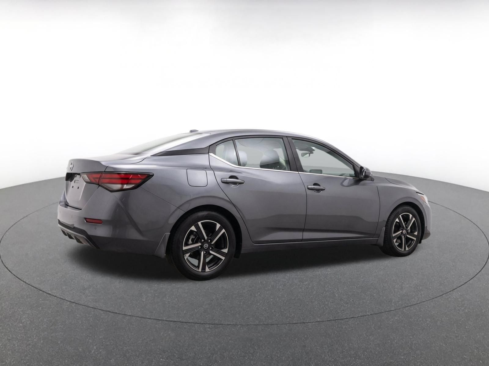 Used 2025 Nissan Sentra SV FWD image 8