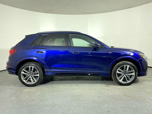 Certified 2025 Audi Q3 2.0T Premium w/ Convenience Package image 38