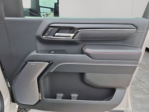 Used 2026 GMC Sierra 2500 AT4X w/ LPO, Black Badging Package image 13