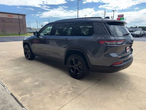 Used 2021 Jeep Grand Cherokee L Laredo RWD image 7