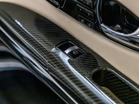 Used 2009 Maybach 62 S RWD image 90