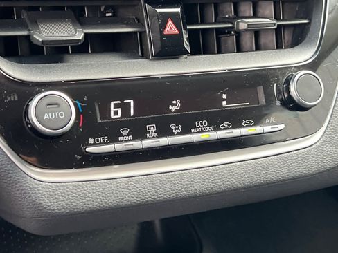 Used 2023 Toyota Corolla LE w/ Carpet Mat Package (TMS) image 22