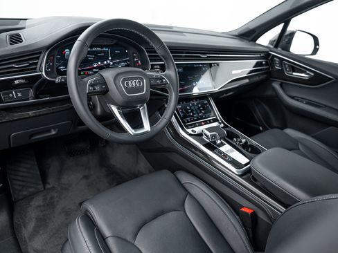 Certified 2025 Audi Q7 3.0T Prestige w/ Prestige Package AWD/4WD image 8
