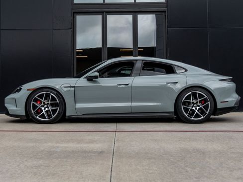 Certified 2025 Porsche Taycan 4S image 2