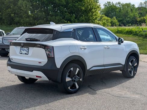 Used 2025 Nissan Kicks SR FWD image 7