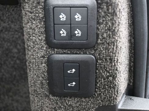 Used 2018 Land Rover Range Rover HSE image 14