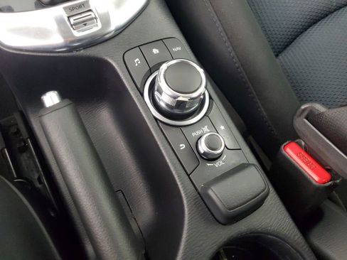 Used 2017 Toyota Yaris iA image 17