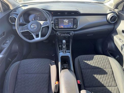 Used 2021 Nissan Kicks SV image 14