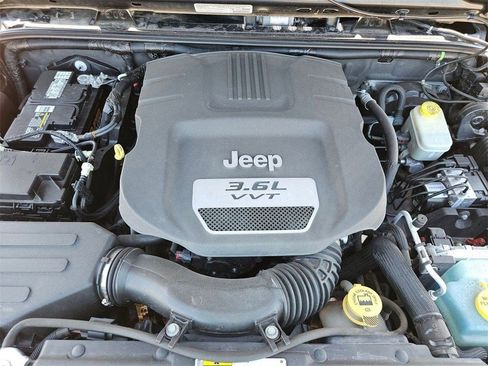 Used 2013 Jeep Wrangler Sport image 27