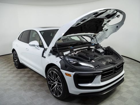 New 2026 Porsche Macan AWD/4WD image 34