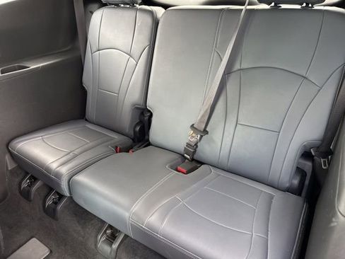 Used 2024 Buick Enclave Premium AWD/4WD image 23