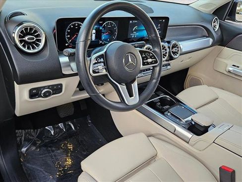 Used 2021 Mercedes-Benz GLB 250 image 10