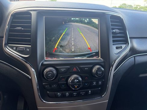 Used 2017 Jeep Grand Cherokee Limited AWD/4WD image 32