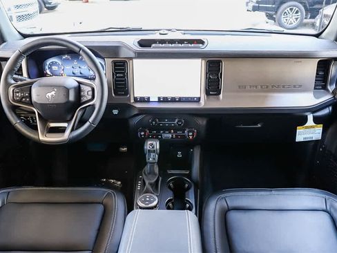 New 2025 Ford Bronco Outer Banks w/ Sasquatch Package image 12