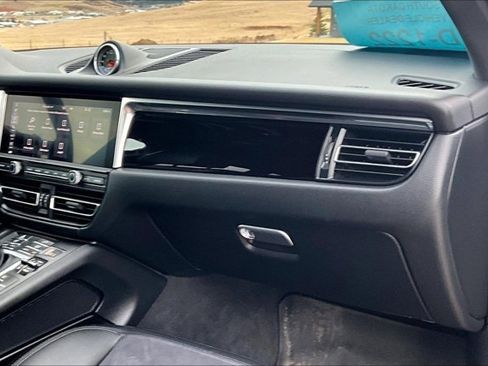 Used 2021 Porsche Macan S image 26